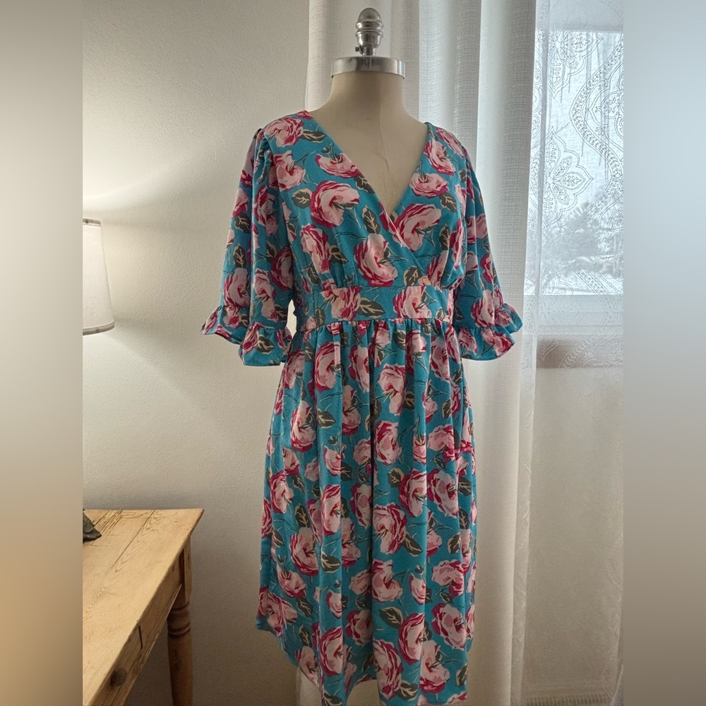 Betsey Johnson Floral V-Neck Dress in Blue and Pink, 12P, EUC